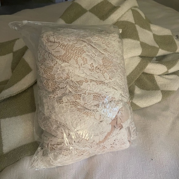 Brand New Dorris Wedding dress - BOHO Beach vibes - Picture 5 of 5